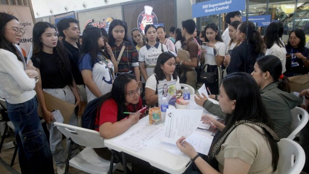 SHS Grads Gain Head Start Thru DepEd-DOLE Job Fair Green Lanes | The ...
